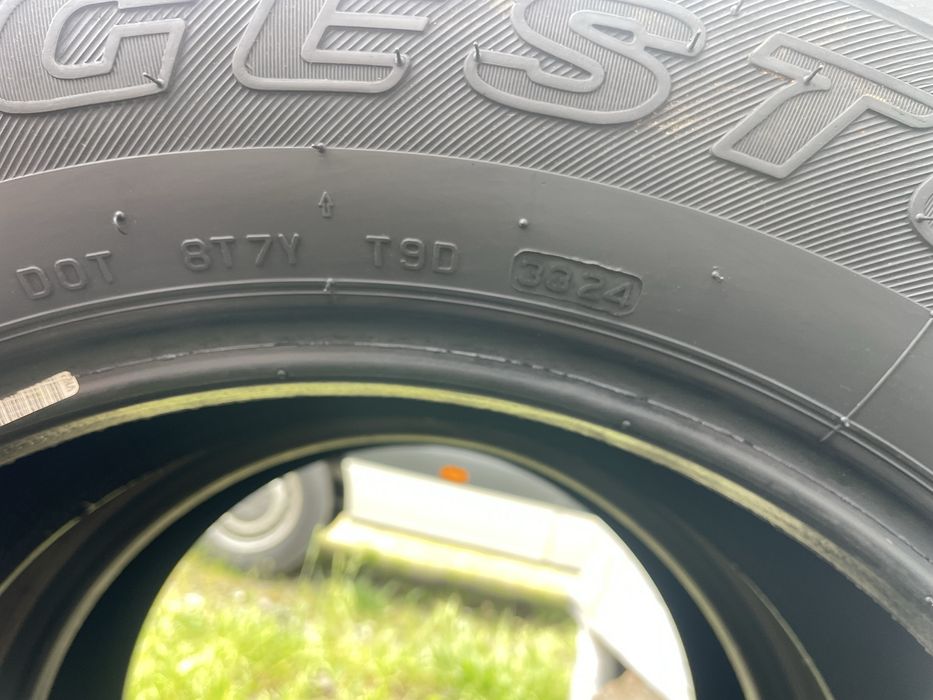 2 бр 265/65/17 Bridgestone 2024г 7мм