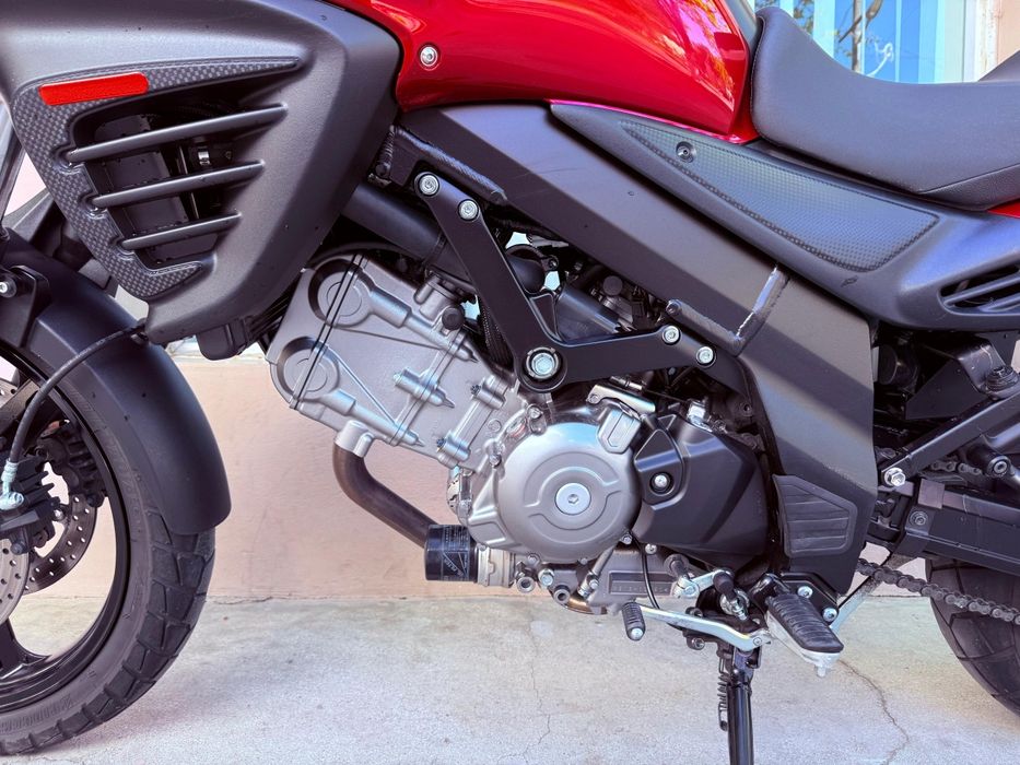 Suzuki V-Strom DL 650 // 7.500 km reali // 2015 // ABS fata si spate // Top Case // 1 singur proprietar //