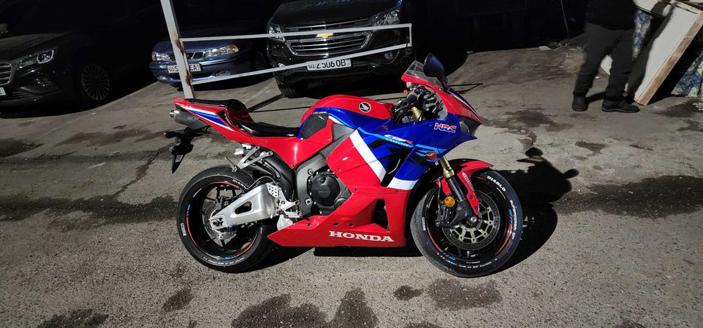 Motosikil Honda cbr600RR