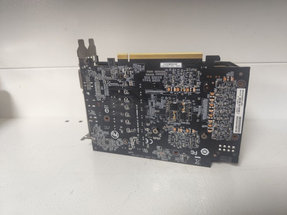 Видеокарта GTX 1650 от gigabyte