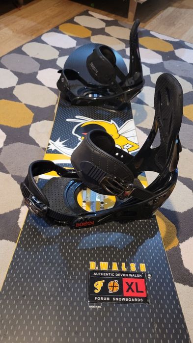 Placa snowboard FORUM 159 cu legături BURTON