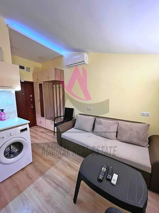 Дава се под наем Едностаен апартамент в Варна, Център - 20 кв.м за 320 € - Снимка #1