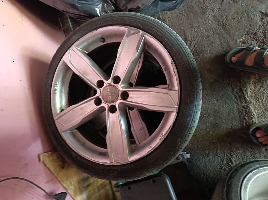 Roti  R18 Audi A3 5*112