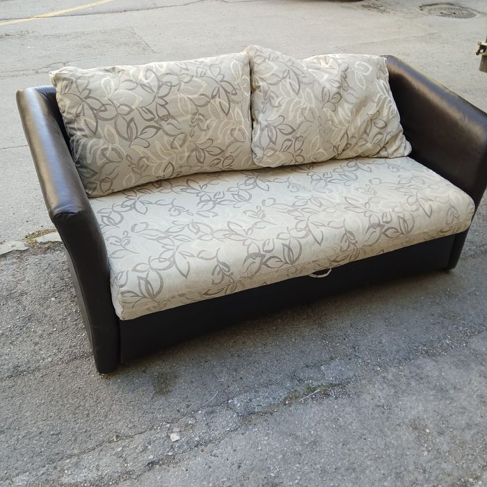 Диван -разтегателен ,спалня