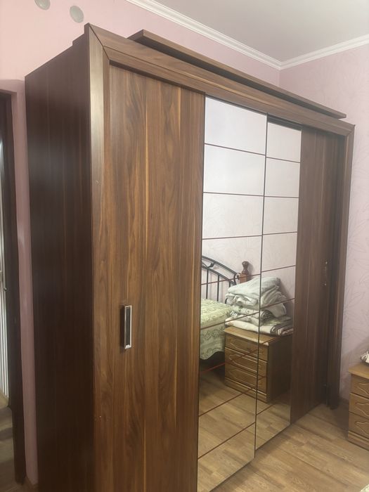 Срочно отдам  даром мебель