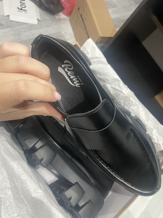 Продам натуральные лоферы р40