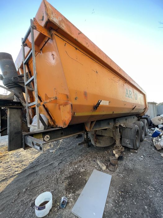 Ansamblu prelata și bena