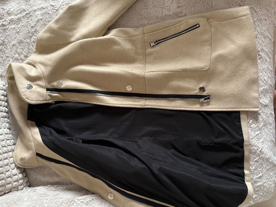 Късо палто Bershka