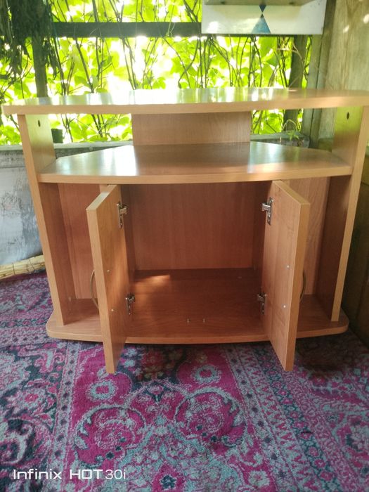 Тумба под телевизор 8000 т.