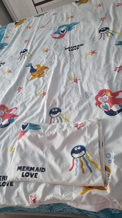 Set cearsaf +fata de perna cu Sirene