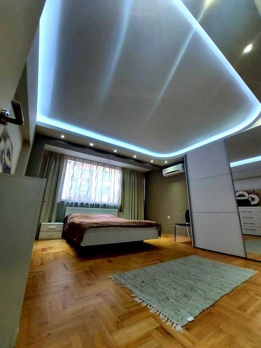 Дава се под наем Четиристаен апартамент в Бургас, Център - 160 кв.м за 1173 € - Снимка #8