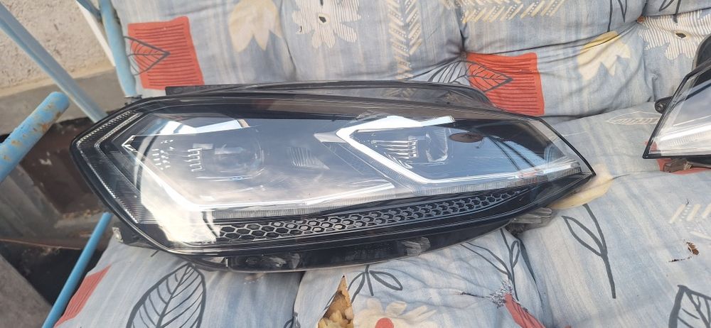 Far stânga+dreapta  Volkswagen Golf 7 ful led facelift
