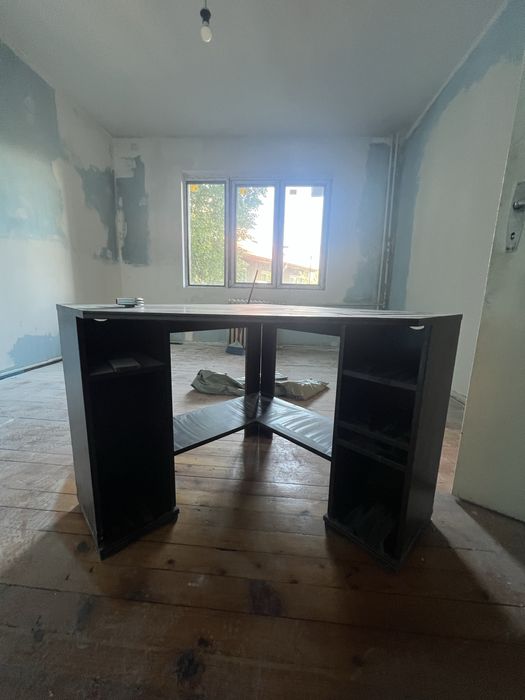 Бюро Икеа ъглово