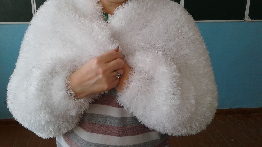 болеро или шарфик с рукавами