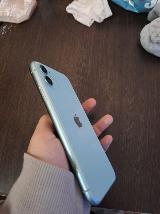 iPhone11 на 64гб