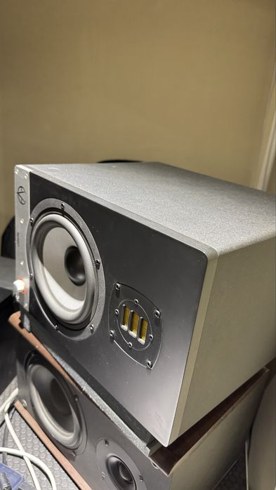Студийные мониторы EVE Audio SC207