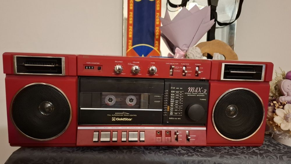 Piesa de rezistență pentru nostalgici și colecționari! Radio Casetofon Goldstar