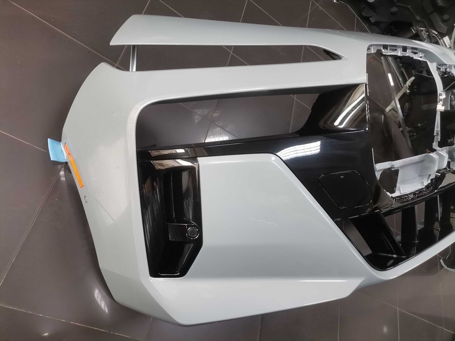 Нова Предна Броня Комплект USA BMW G70 i7 7 M Sport Shadow Paket
