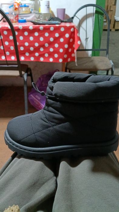 Продам дутики женские зима