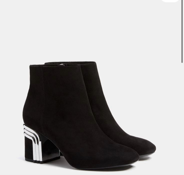 Страхотни дамски боти с дебел ток