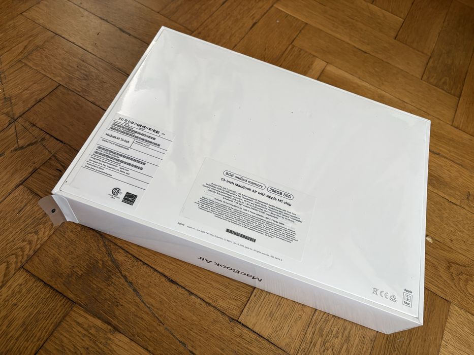 13-inch MacBook Air with Apple M1 chip