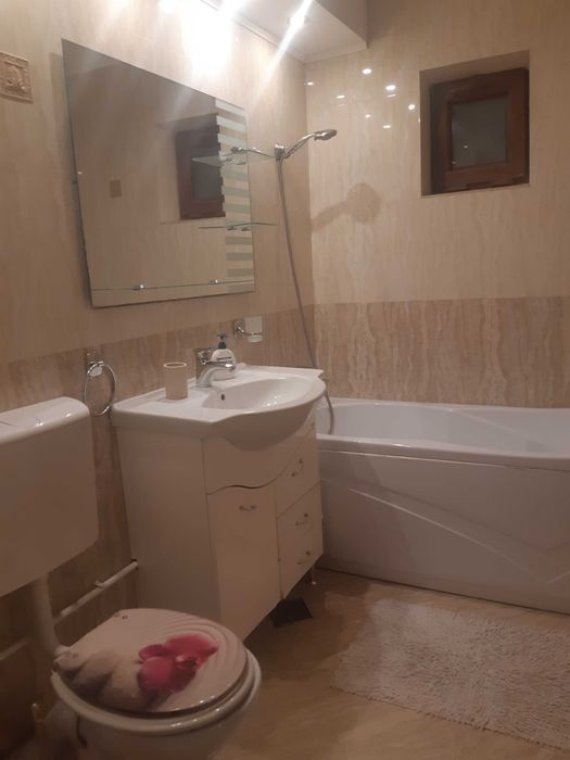 Apartament cu 3 camere decomandate de inchiriat in C5
