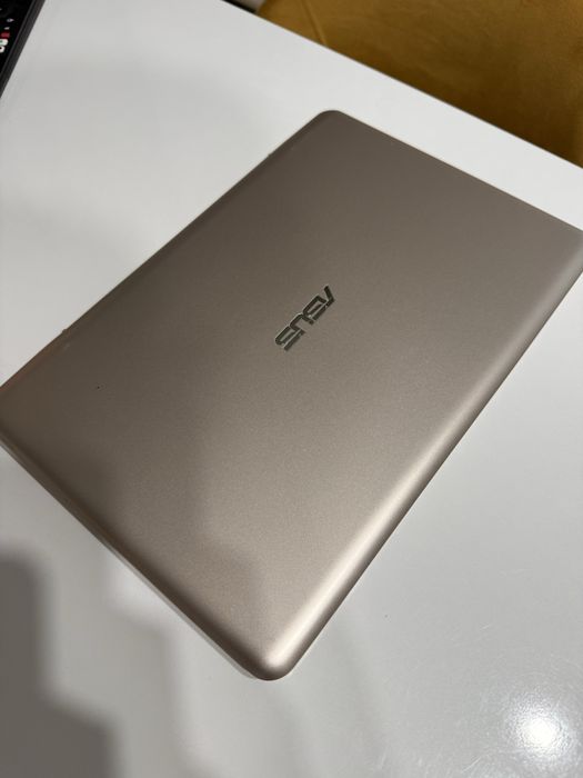 Vand Laptop Asus