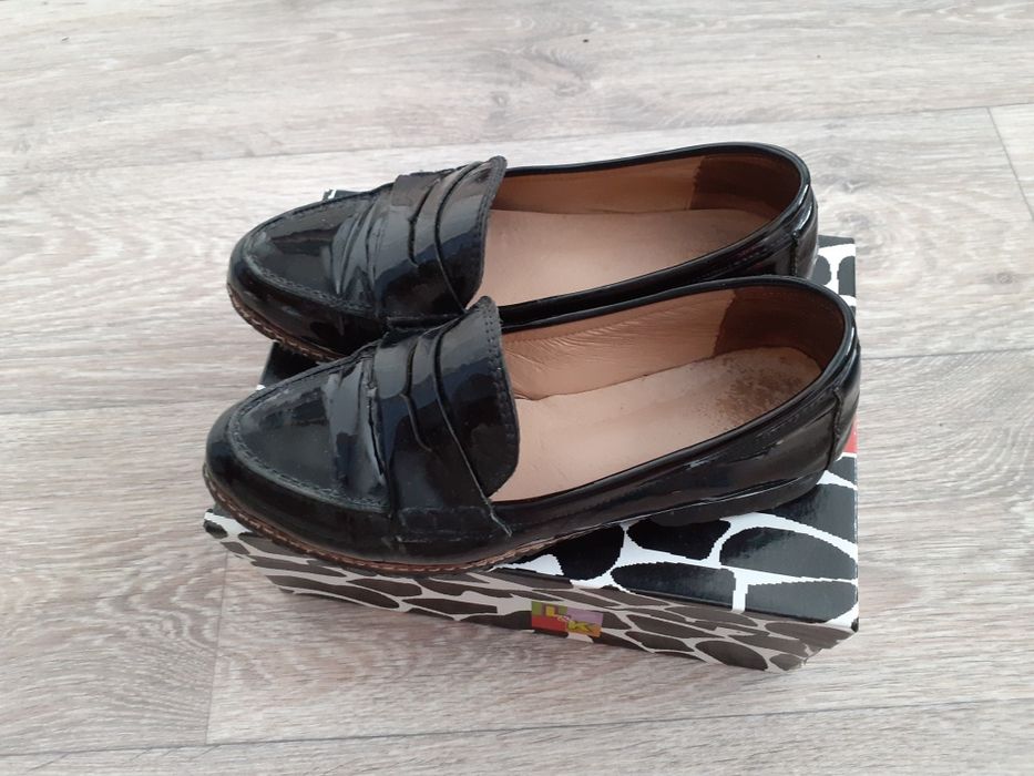 Лакированные лоуферы для девочки