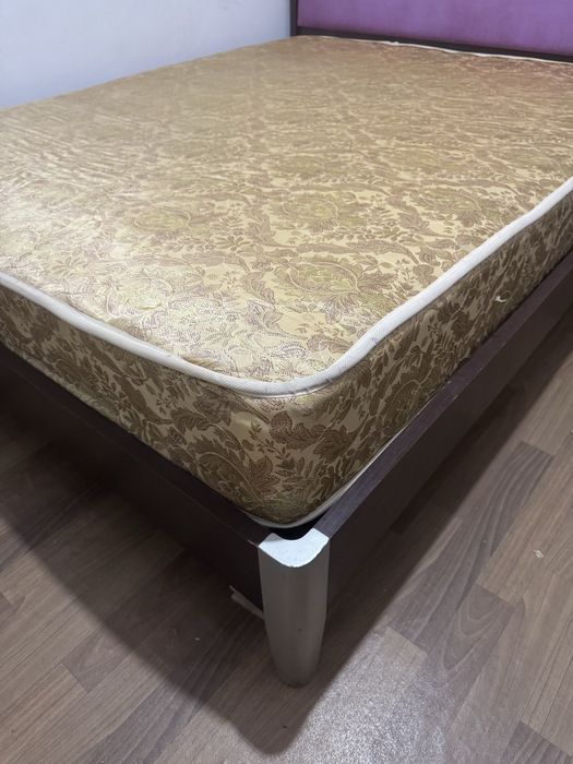 Кровать двухспальная