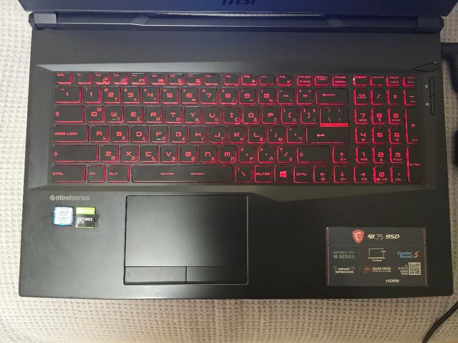 Геймърски лаптоп MSI