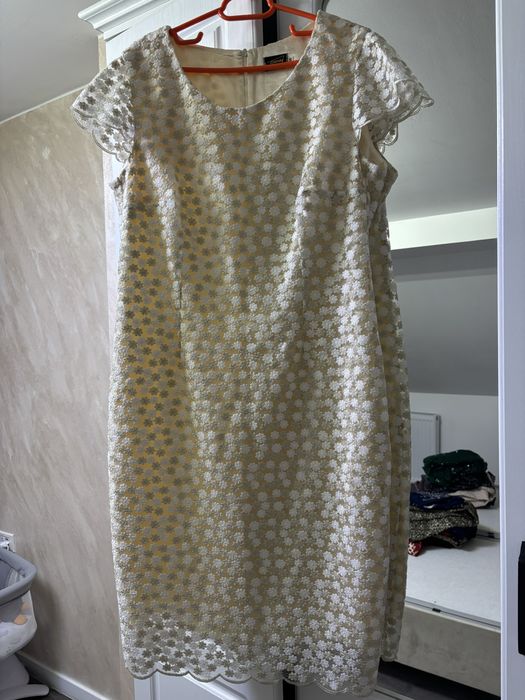 Vand rochite pentru doamne mai plinute