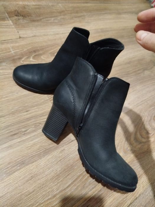 Срочно продам женские полусапожки