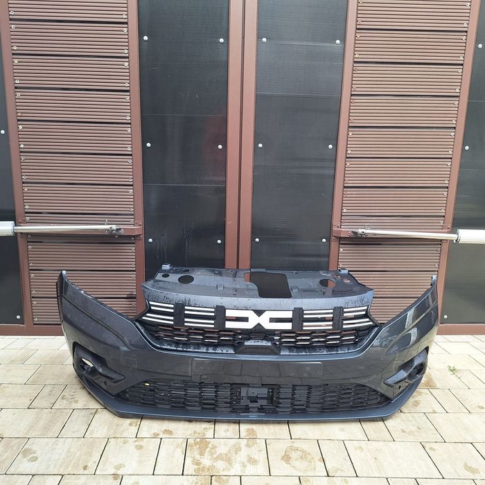 Bara fata bara spate capota spate dacia logan