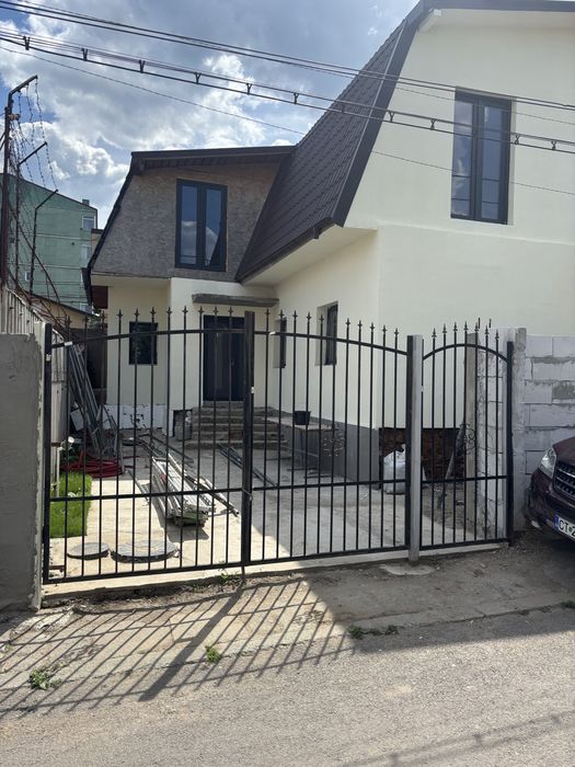 Casa de vanzare ( zona EDEN )