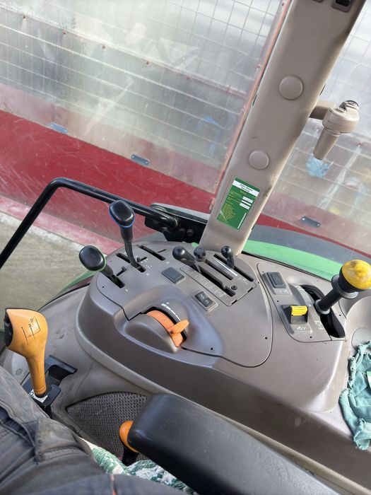 Vand sau schimb John Deere 5100M