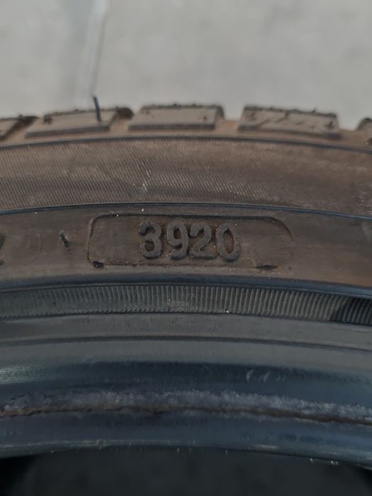 Зимни гуми 2 броя SYRON Everest1 225 40 R18 дот 3920