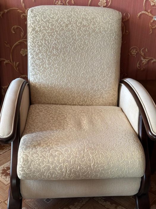 Продам диван книжка 2 кресла. Срочно. Торг