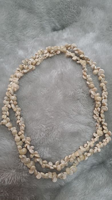 Колье из натуральных камней и ракушек
