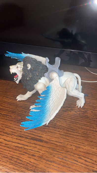 Лев крылатый игрушечный