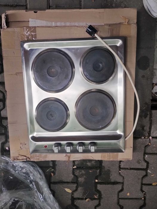 Кухненски плот с четири стандартни котлона, цвят Инокс Zanussi