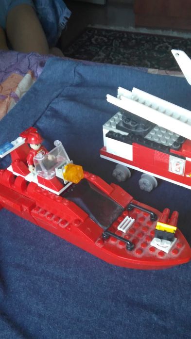 Продается конструктор Лего пожарная часть