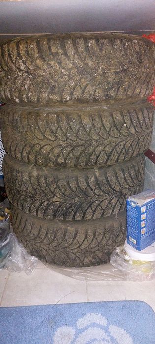 Диски с резиной стояли на авенсис