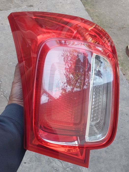 Продам задную фару от малибу 1 толко сторона пасажыра.состояние отличн
