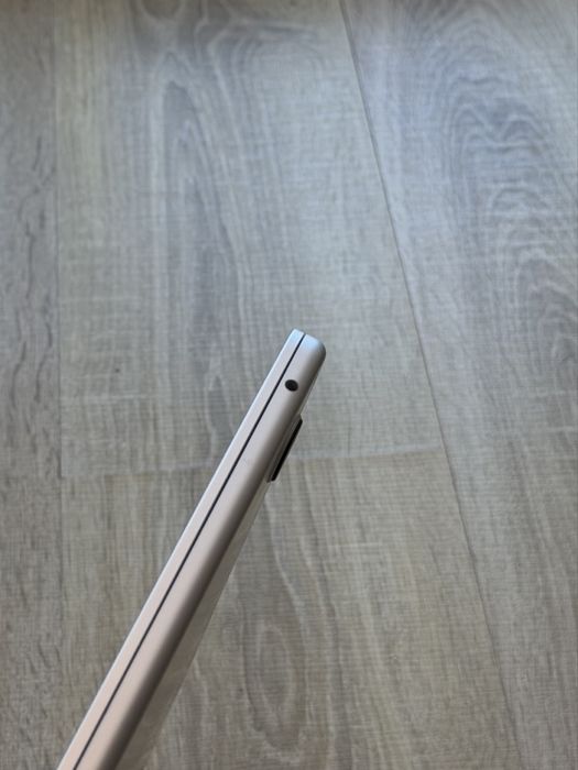 Apple MacBook Air M2 2022, 13.6”, 8GB RAM, 256GB SSD