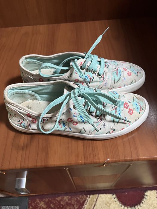 Продам спец ботинки новые размер-43