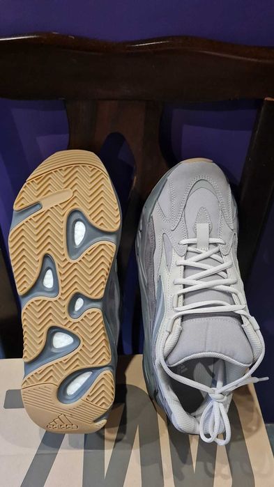 Adidas Yeezy Boost 700 V2