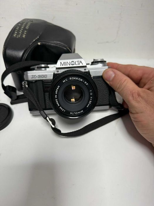 Aparat foto cu film Minolta X 300 cu obiectiv si cu husa originala