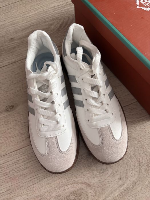 Новые кроссовки adidas, размер 37— не носились