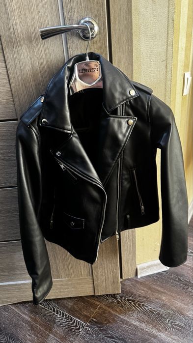 Кожаная куртка zara