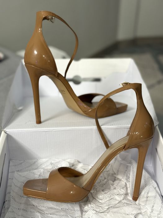 ALDO Сандали на висок ток